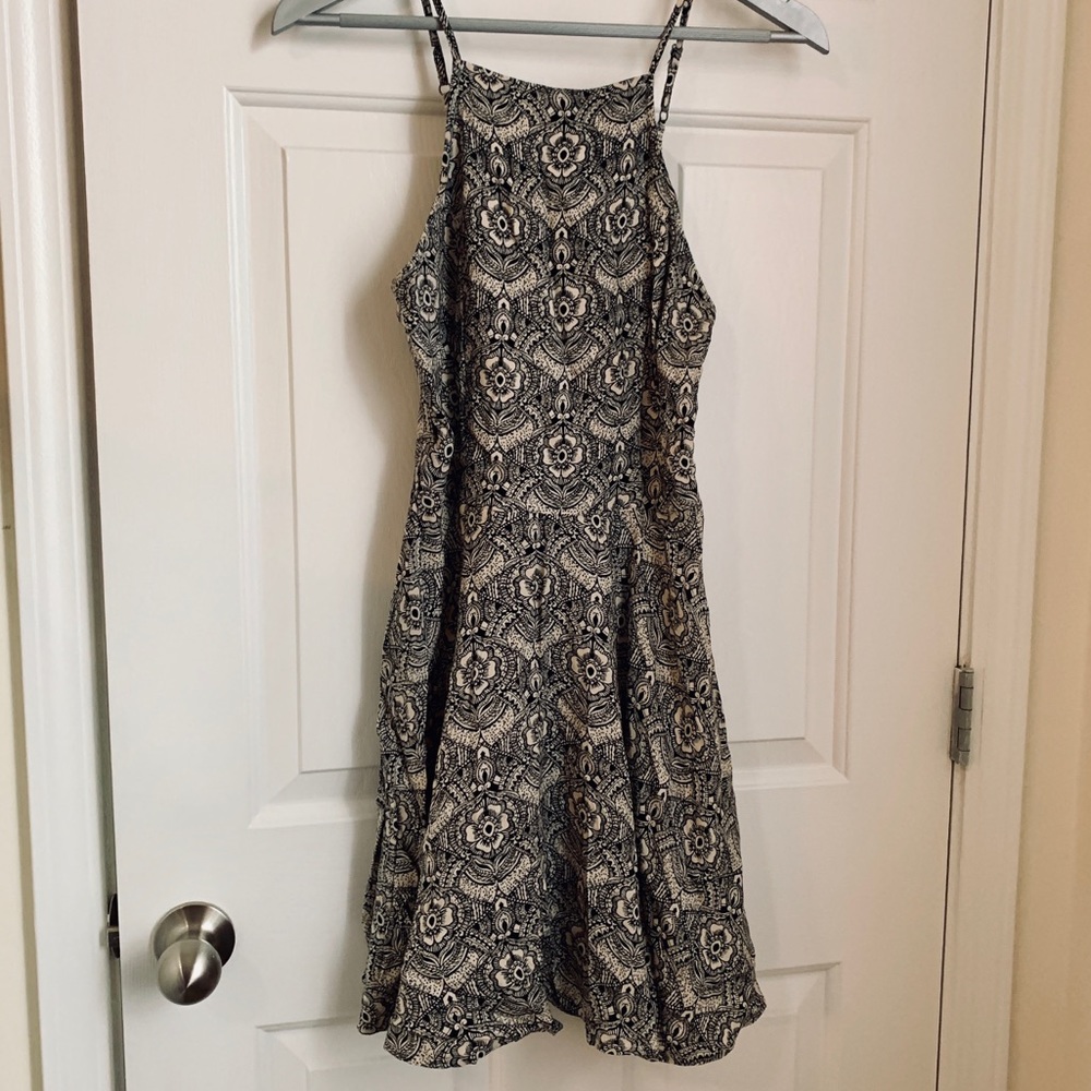 SALE Abercrombie black & white Semi Formal Dress